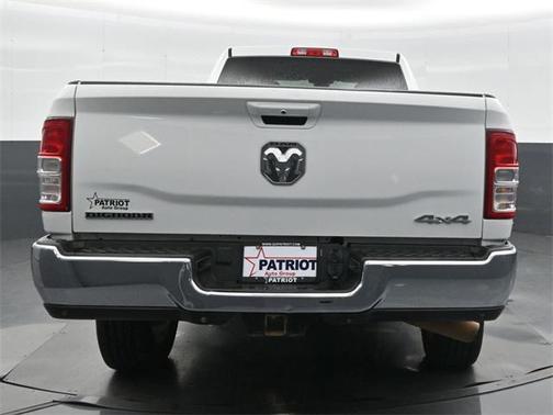 2022 RAM 3500 Big Horn Crew Cab 4x4 8' Box