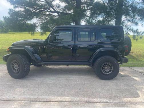 Black Clearcoat 2023 Jeep Wrangler Rubicon 392