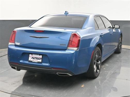 2023 Chrysler 300 Touring