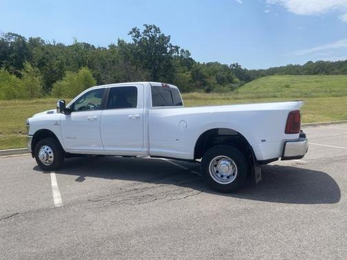 2025 RAM 3500 Laramie Crew Cab 4x4 8' Box