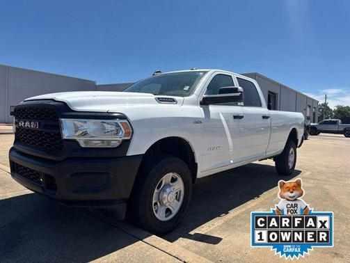Bright White Clearcoat 2021 RAM 2500 Tradesman Crew Cab 4x4 8' Box