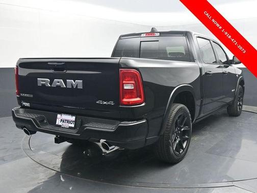 Diamond Black Crystal Pearlcoat 2026 RAM 1500 Laramie
