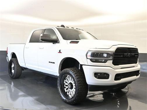 2019 RAM 2500 Laramie Crew Cab 4x4 6'4' Box