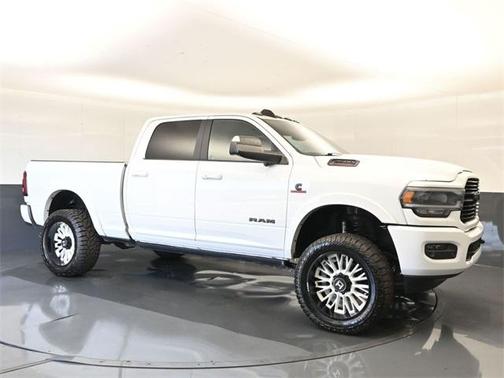 2019 RAM 2500 Laramie Crew Cab 4x4 6'4' Box