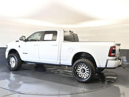 2019 RAM 2500 Laramie Crew Cab 4x4 6'4' Box