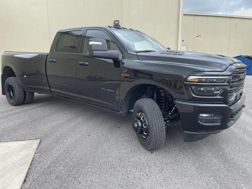 2025 RAM 3500 Laramie Crew Cab 4x4 8' Box