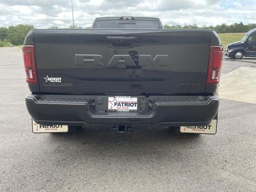 2025 RAM 3500 Laramie Crew Cab 4x4 8' Box