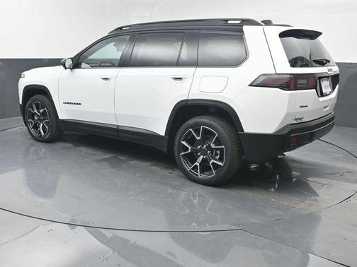 Bright White Clearcoat 2026 Jeep Cherokee Overland