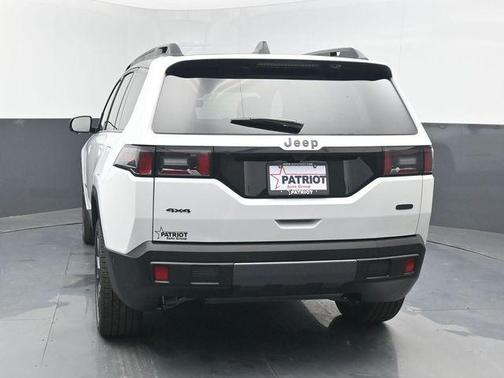 Bright White Clearcoat 2026 Jeep Cherokee Overland