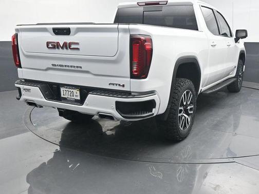 Summit White 2025 GMC Sierra 1500 AT4