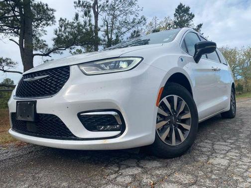 2024 Chrysler Pacifica Hybrid Select