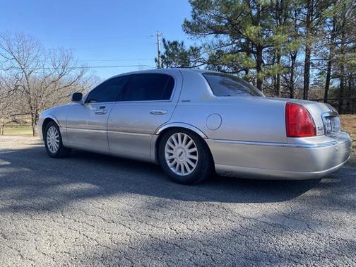2005 Lincoln Town Car Signature