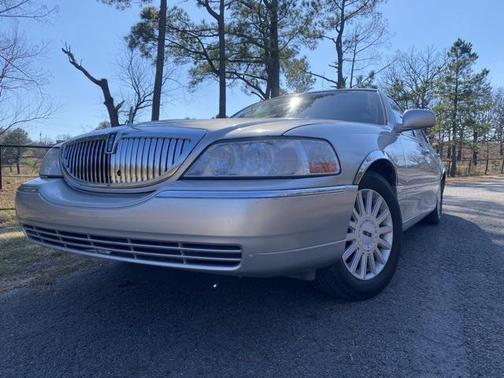 2005 Lincoln Town Car Signature