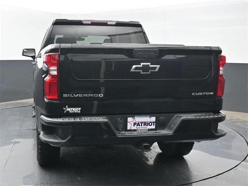 2022 Chevrolet Silverado 1500 Custom Trail Boss
