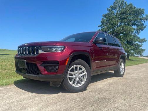 Velvet Red Pearlcoat 2025 Jeep Grand Cherokee Laredo
