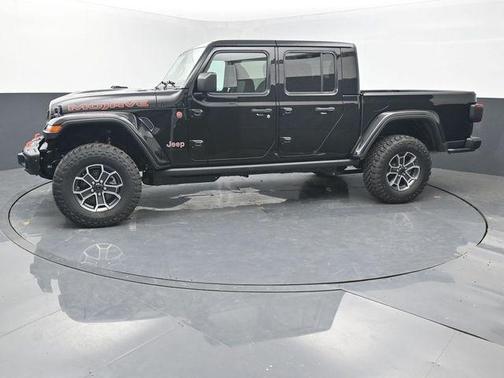 Black Clearcoat 2026 Jeep Gladiator Mojave X 4x4