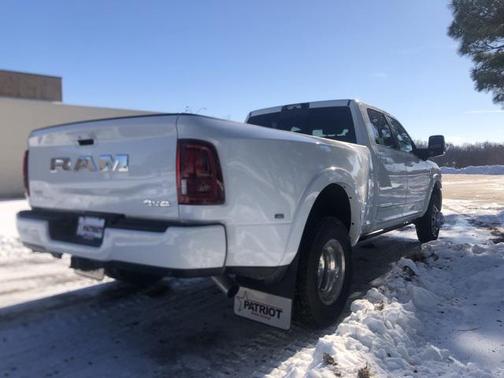 2026 RAM 3500 Limited Crew Cab 4x4 8' Box