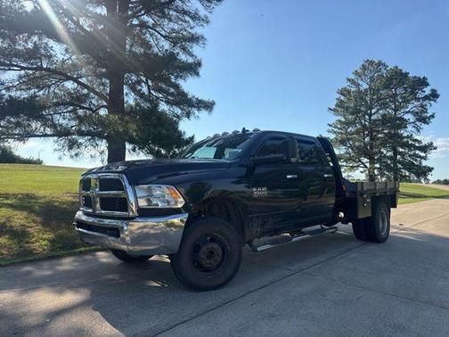 Brilliant Black Crystal Pearlcoat 2016 RAM 3500 Big Horn