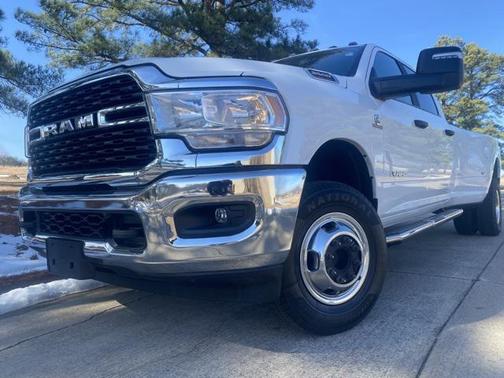 2024 RAM 3500 Big Horn Crew Cab 4x4 8' Box