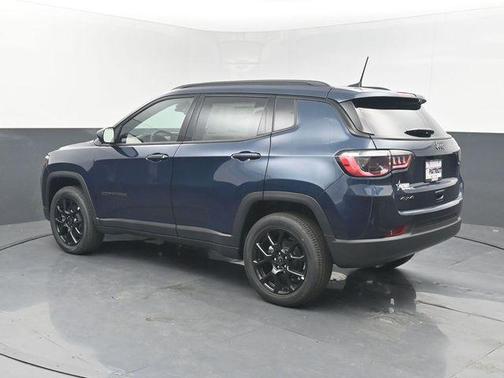 Fathom Blue Pearl Coat 2026 Jeep Compass Sport