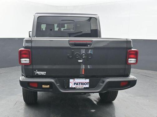 Granite Crystal Metallic Clearcoat 2026 Jeep Gladiator 85th Anniversary Edition 4x4