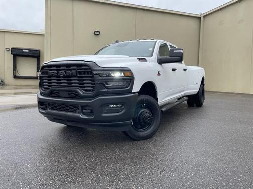 2025 RAM 3500 Tradesman Crew Cab 4x4 8' Box