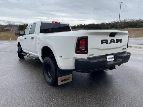 2025 RAM 3500 Tradesman Crew Cab 4x4 8' Box