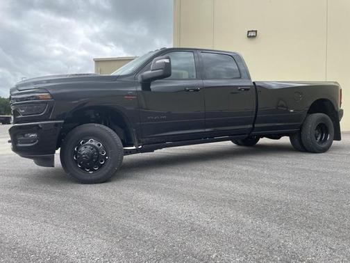 2025 RAM 3500 Laramie Crew Cab 4x4 8' Box