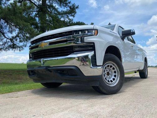 Summit White 2019 Chevrolet Silverado 1500 LT