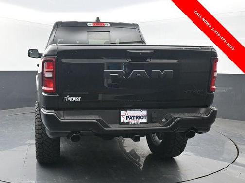 Diamond Black Crystal Pearlcoat 2026 RAM 1500 Big Horn/Lone Star