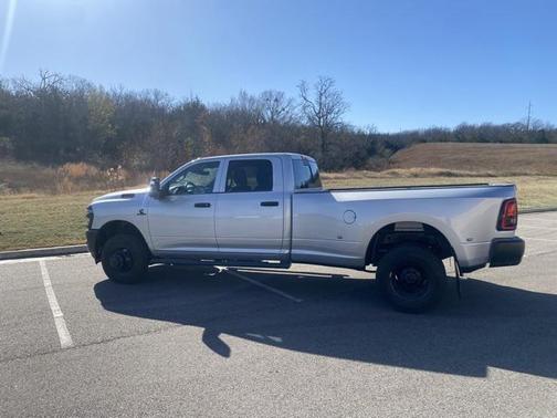 2026 RAM 3500 Tradesman Crew Cab 4x4 8' Box