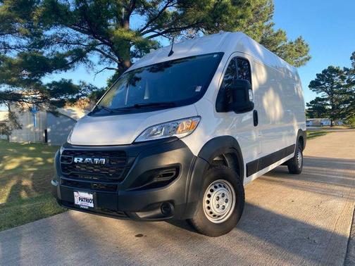Bright White Clearcoat 2024 RAM ProMaster 2500 Tradesman