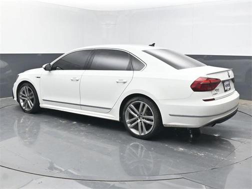 2017 Volkswagen Passat 1.8T R-Line w/Comfort