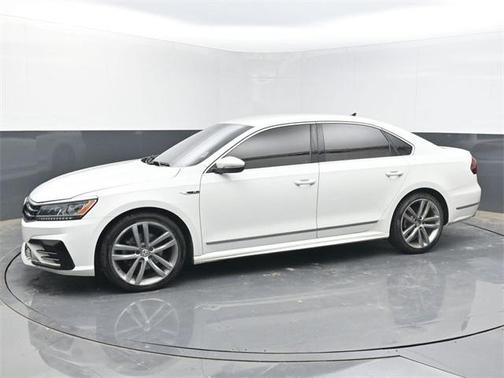 2017 Volkswagen Passat 1.8T R-Line w/Comfort