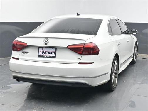 2017 Volkswagen Passat 1.8T R-Line w/Comfort