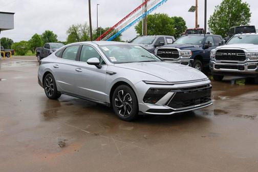 2025 Hyundai SONATA SEL