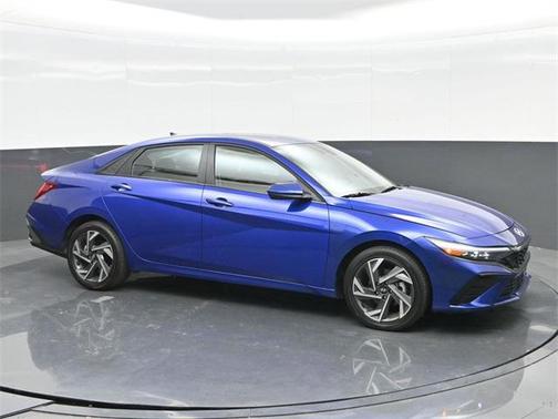 2025 Hyundai ELANTRA SEL