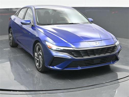 2025 Hyundai ELANTRA SEL
