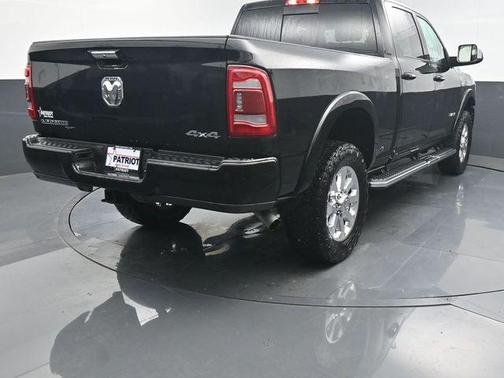Diamond Black Crystal Pearlcoat 2022 RAM 2500 Laramie Crew Cab 4x4 6'4' Box