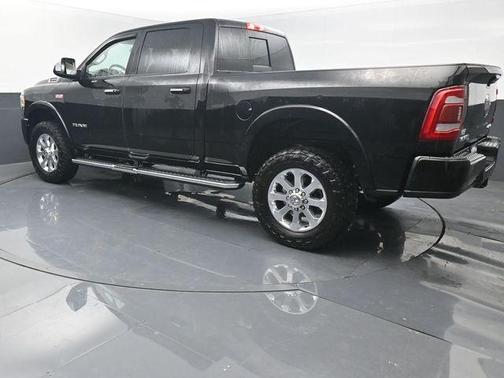Diamond Black Crystal Pearlcoat 2022 RAM 2500 Laramie Crew Cab 4x4 6'4' Box