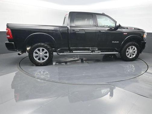 Diamond Black Crystal Pearlcoat 2022 RAM 2500 Laramie Crew Cab 4x4 6'4' Box