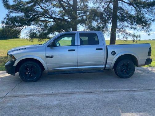 Bright Silver Metallic Clearcoat 2016 RAM 1500 Tradesman