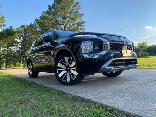 Alloy Silver Metallic 2025 Mitsubishi Outlander SEL