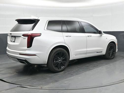 Crystal White Tricoat 2024 Cadillac XT6 Premium Luxury FWD