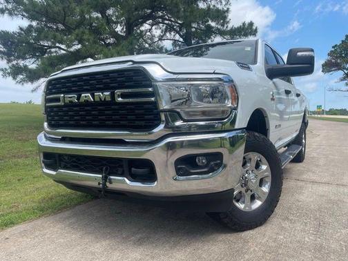 Bright White Clearcoat 2024 RAM 2500 Big Horn Crew Cab 4x4 6'4' Box