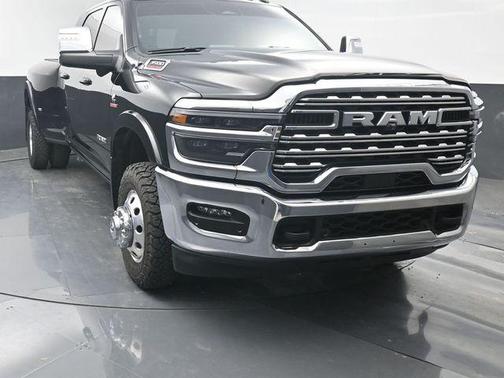 Diamond Black Crystal Pearlcoat 2026 RAM 3500 Longhorn