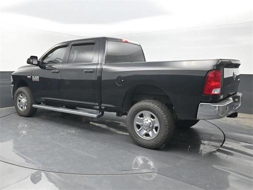 2017 RAM 2500 Tradesman Crew Cab 4x4 6'4' Box