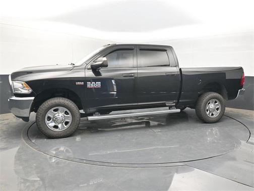 2017 RAM 2500 Tradesman Crew Cab 4x4 6'4' Box