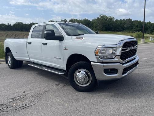 2024 RAM 3500 Big Horn Crew Cab 4x4 8' Box