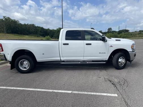 2024 RAM 3500 Big Horn Crew Cab 4x4 8' Box